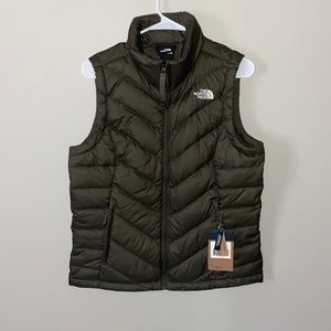 The North Face Taupe Green Puffer Vest Alpz 2.0 NEW with tags size medium